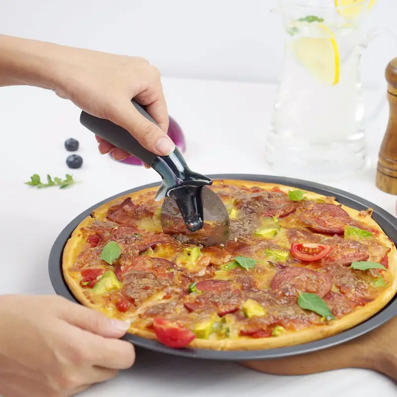 Giovanni | Crispy Crust Perforated Pizza Tray